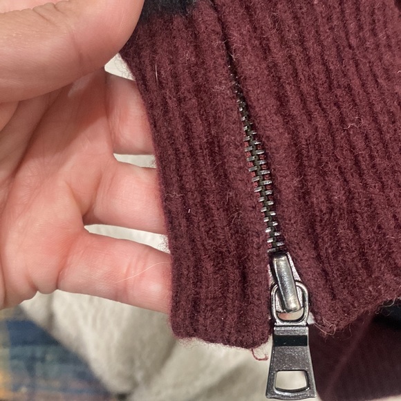 Vince Wool Wine & Black Knit Sweater Size M - Picture 7 of 7